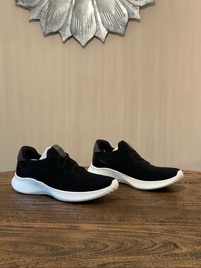 Naturalizer Men's Black Knit Athletic Sneakers with White Sole